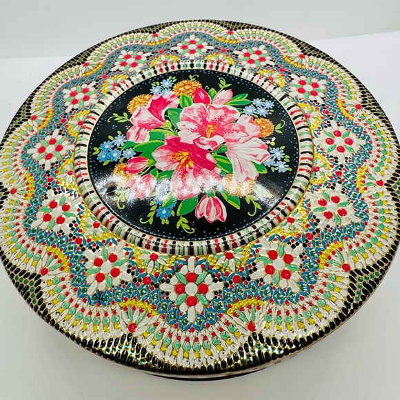 Vintage Daher Boho Decorative Ware Tin - Picture 4 of 16